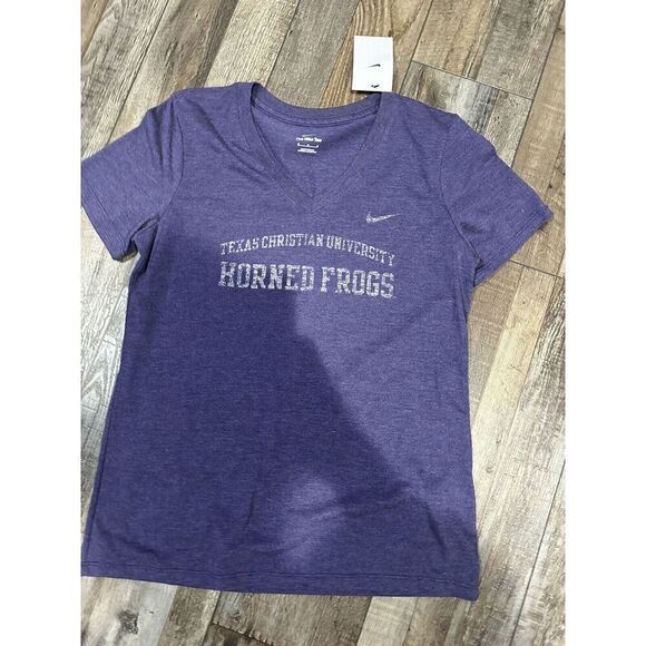 NWT Women's Fashion Vneck Tshirt - TCU Horned Frogs - Medium - Picture 1 of 3